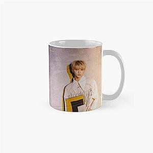 Stray Kids Mugs - Stray Kids Yellow Wood Lee Felix Classic Mug