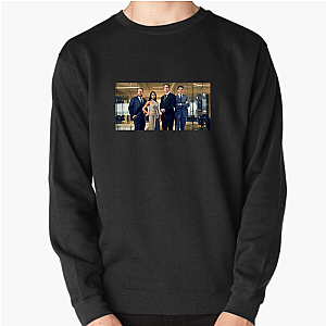 Winning in Style Suits La Sweatshirts