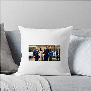 Winning in Style Suits La Pillows Cover