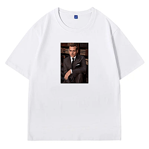 No Ties, Just Power Suits La T-Shirts
