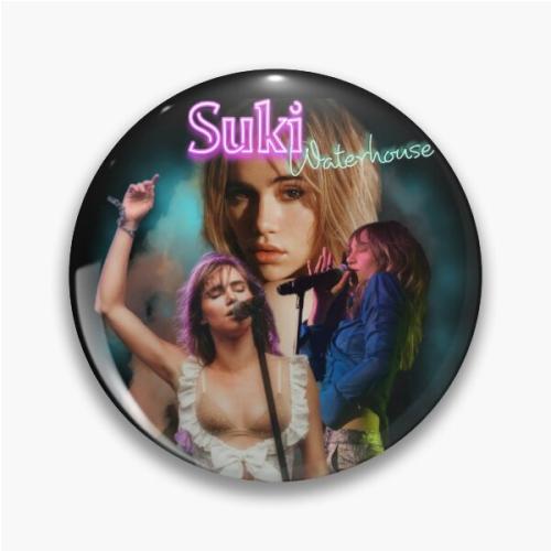 Suki Waterhouse T-shirt Pin