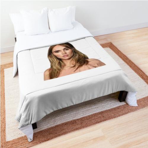 suki waterhouse               Comforter