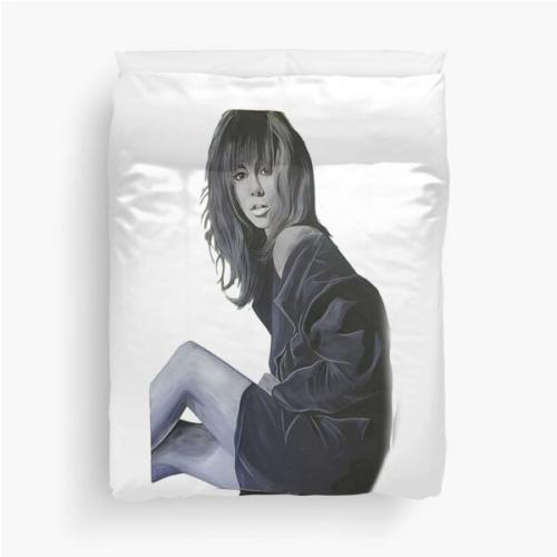 suki waterhouse      Duvet Cover