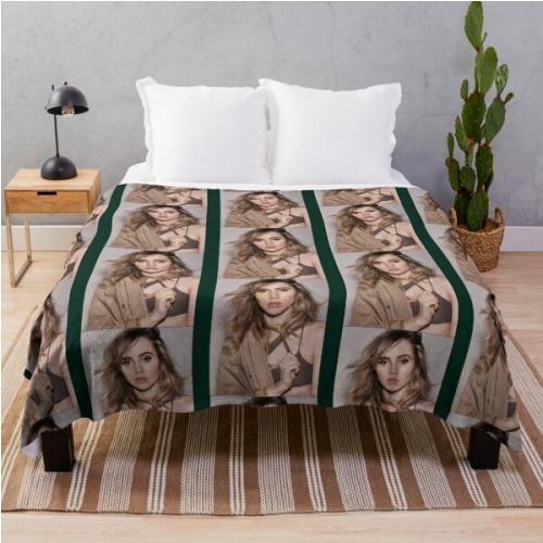 suki waterhouse               Throw Blanket