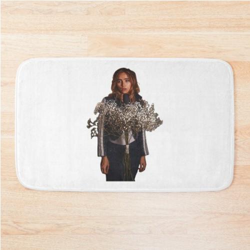 suki waterhouse             Bath Mat