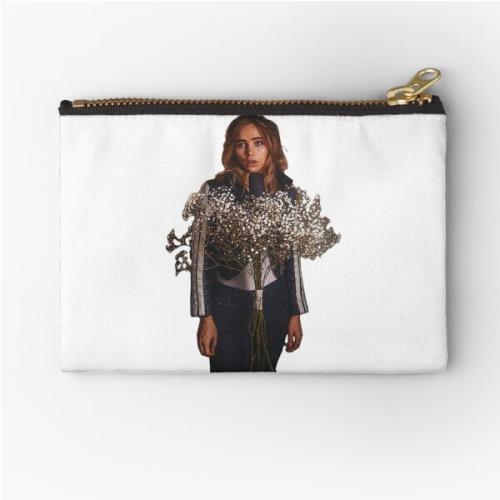 suki waterhouse             Zipper Pouch