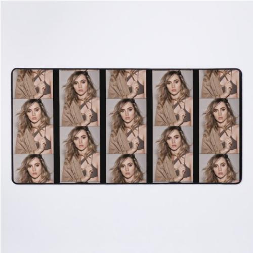 suki waterhouse               Desk Mat