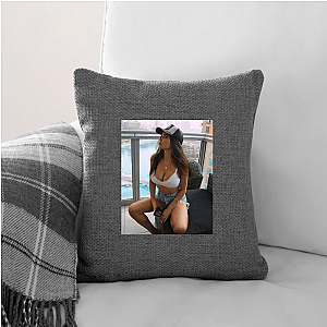 She’s Trouble – Sveta Style Sveta Bilyalova Pillows Cover