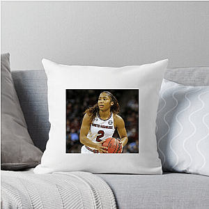 Electrifying WNBA Guard T’ea Cooper Pillows Cover