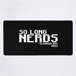 technoblade so long nerds Desk Mat