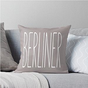 BERLINER Hohe Texttypografie ästhetisches Design The Chainsmokers inspiriert Mu Throw Pillow