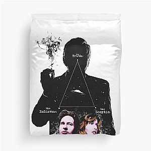 The truth is out there -  Essential T-Shirt Duvet Cover