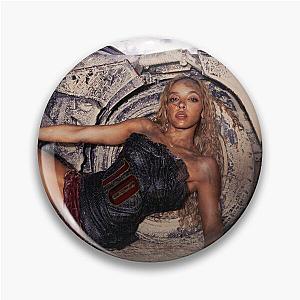 Tinashe cover Quantum Pin