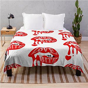Love Bite Vampyr Throw Blanket