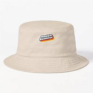 Wet leg meets Bucket Hat