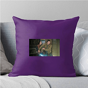 When No One Looks, We Rise When No One Sees Us Pillows Cover