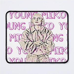 Ĝrafiti young miko Mouse Pad