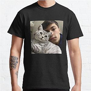 GeorgeNotFound T-Shirts - GeorgeNotFound with his cat Classic T-Shirt RB0906