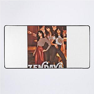 70s babe Zendaya Desk Mat